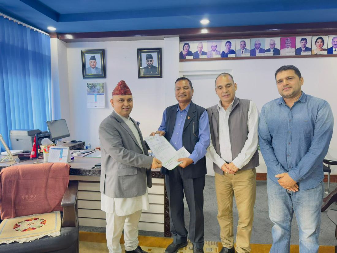 बाढी प्रभावितका लागि जनउत्थान सामुदायिक लघुवित्तद्वारा ४ लाख सहयोग